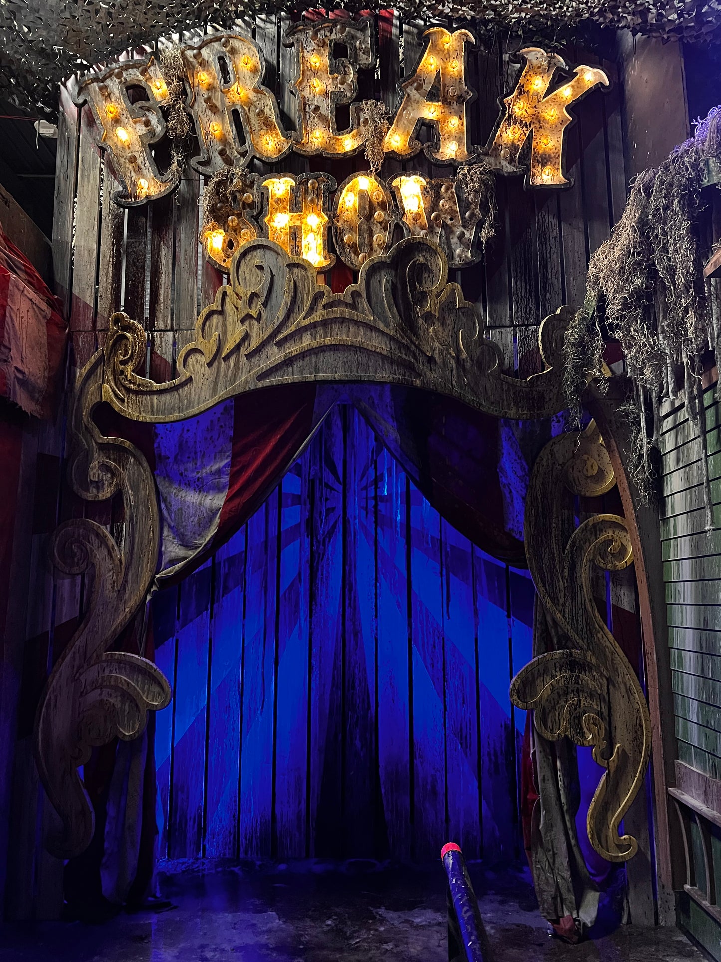 Freakshow stage