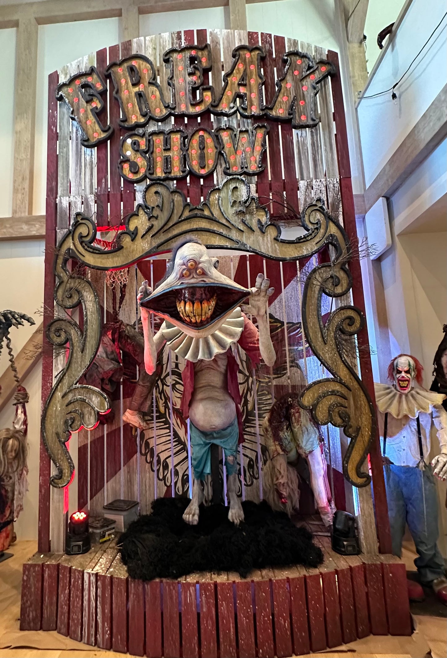 Freakshow stage